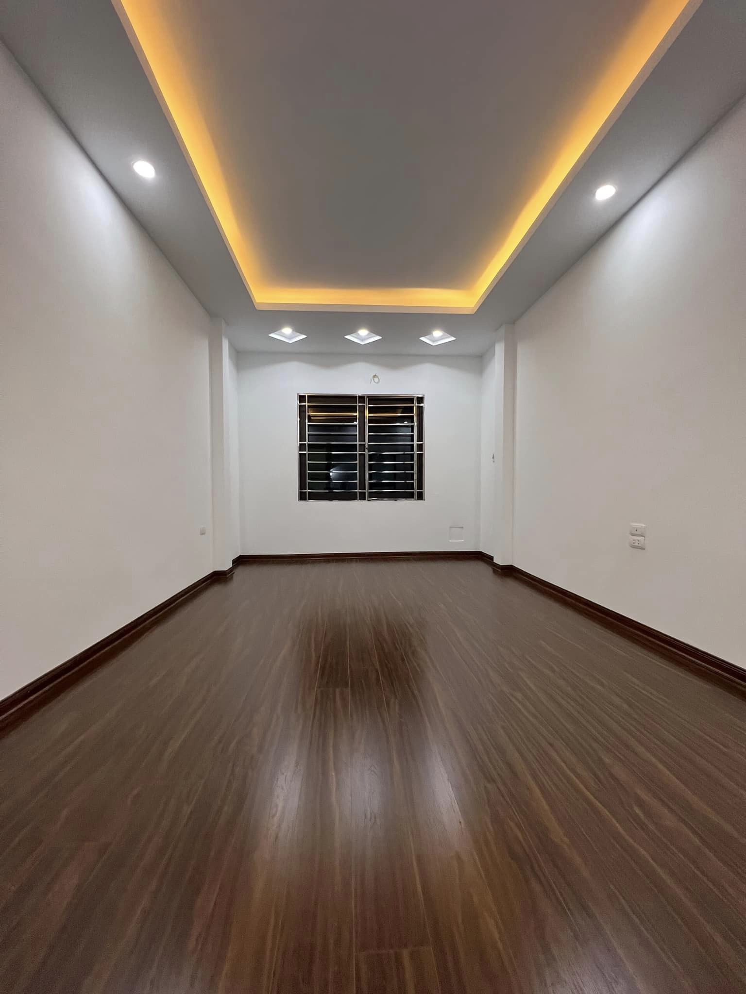 Bán nhà phố Lê Gia Định, gần phố, mới đẹp 5 tầng 26m2 giá 4.5 tỷ