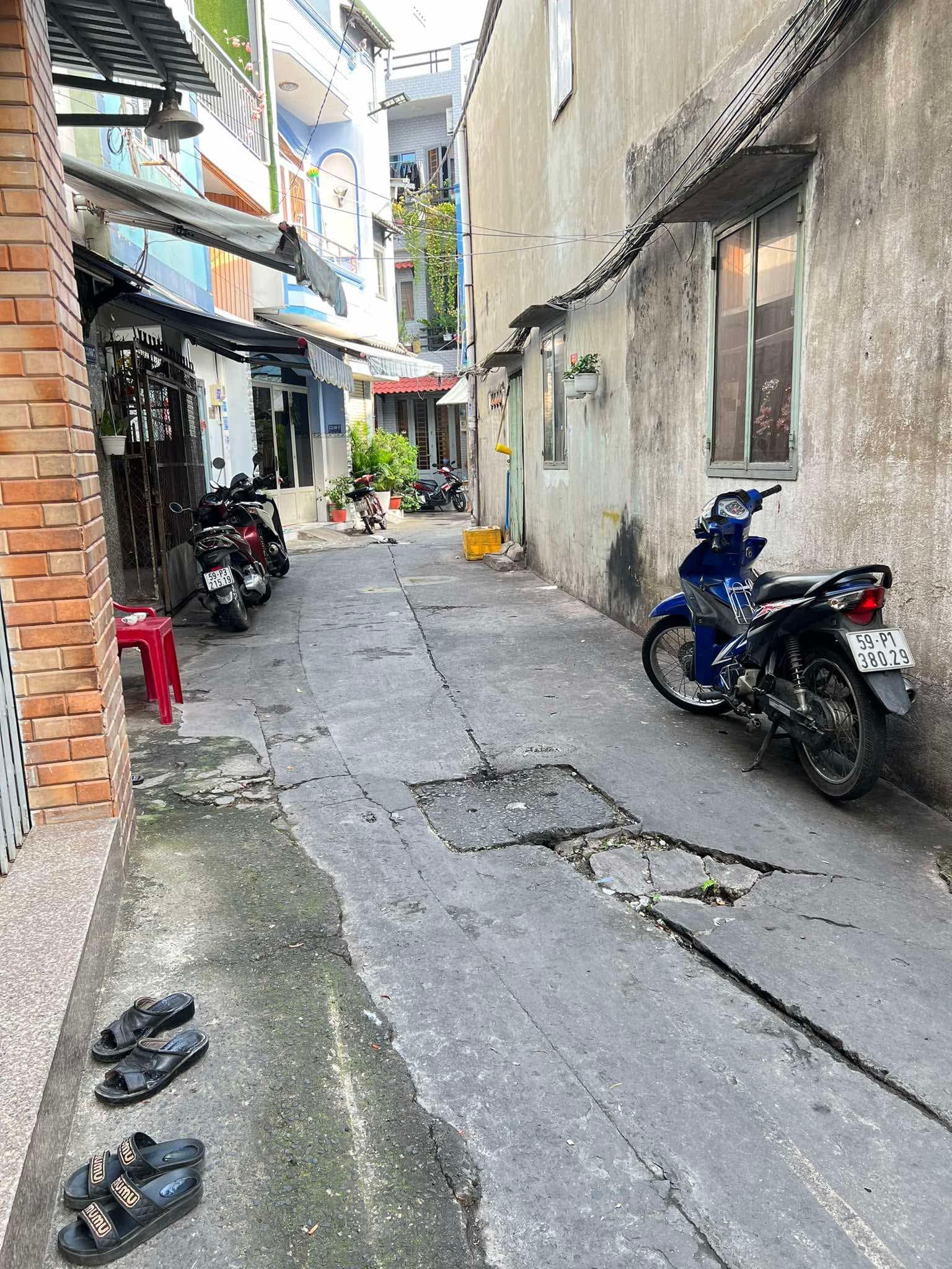 Nhà đẹp 3 tầng Ni Sư Huỳnh Liên Tân Bình ngang 4,2m chỉ 4.2 tỷ TL