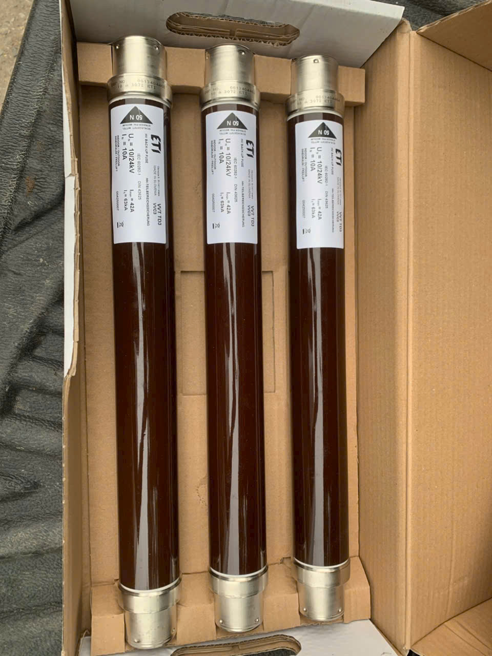 Cầu chì công nghiệp , cầu chì động cơ, cầu chì tủ điện